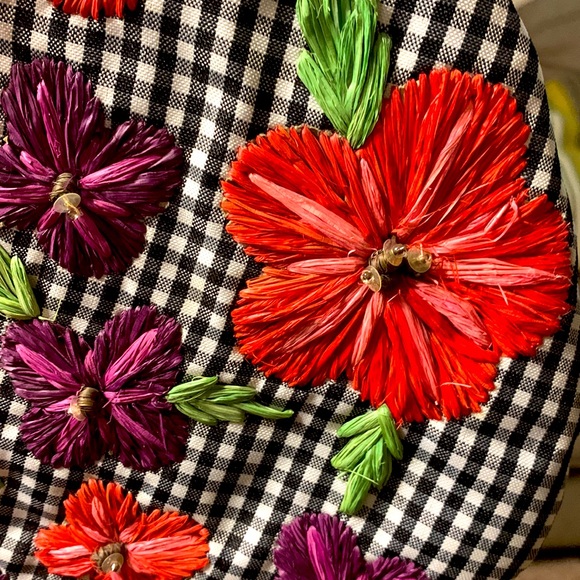 Santi Floral Pattern Gingham Check Rattan Embroidery hand bag magnetic closure - Picture 4 of 8